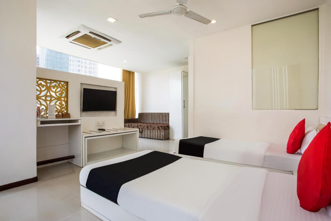 Capital O 35557 Hotel Aura Bombaim Exterior foto