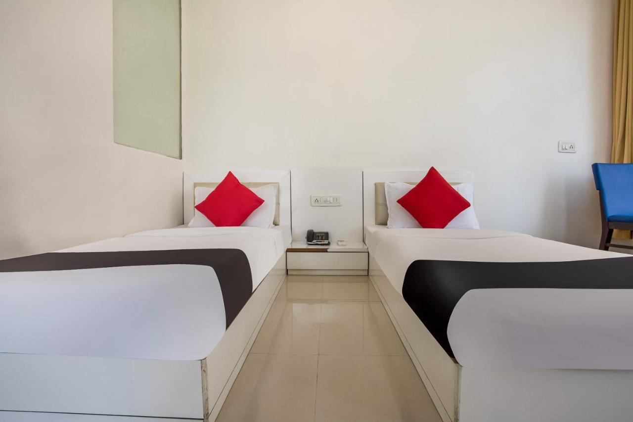 Capital O 35557 Hotel Aura Bombaim Exterior foto