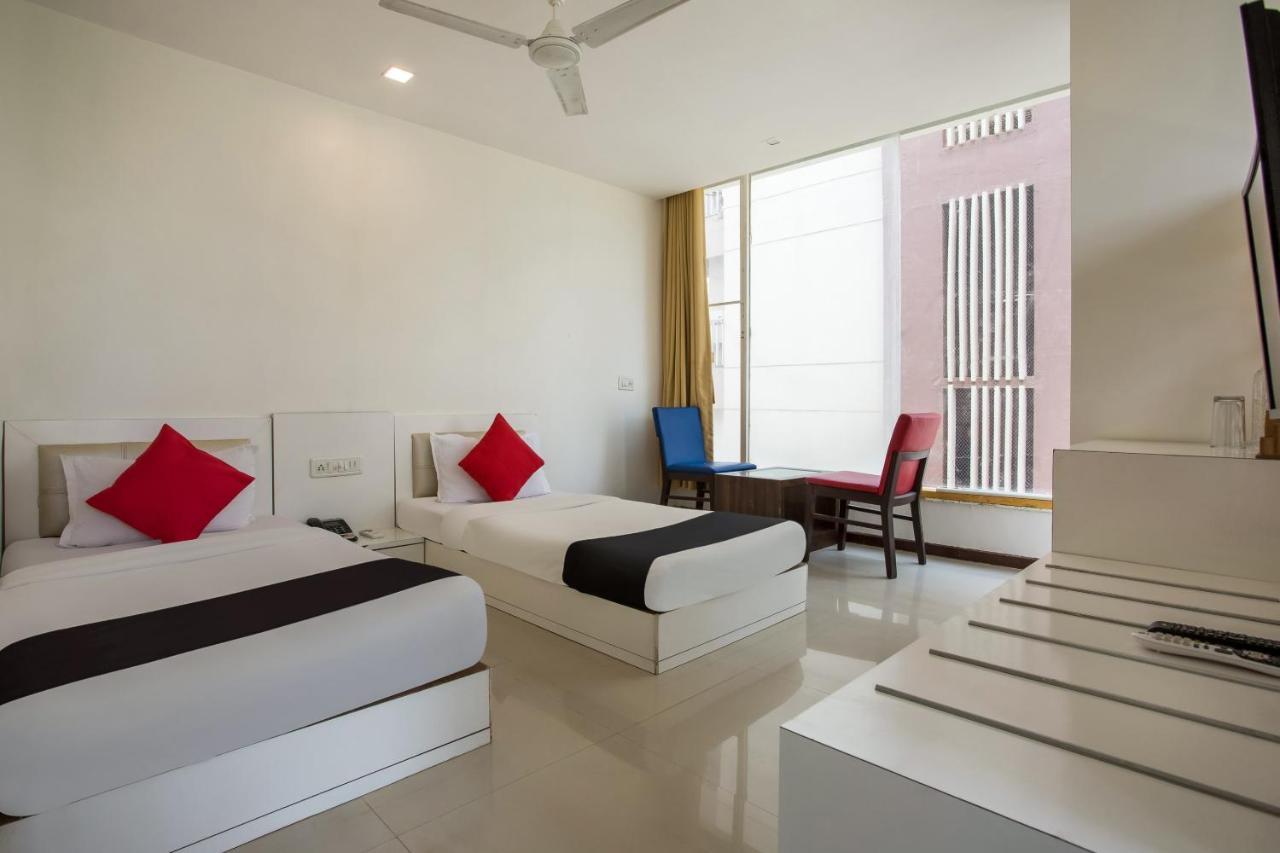 Capital O 35557 Hotel Aura Bombaim Exterior foto