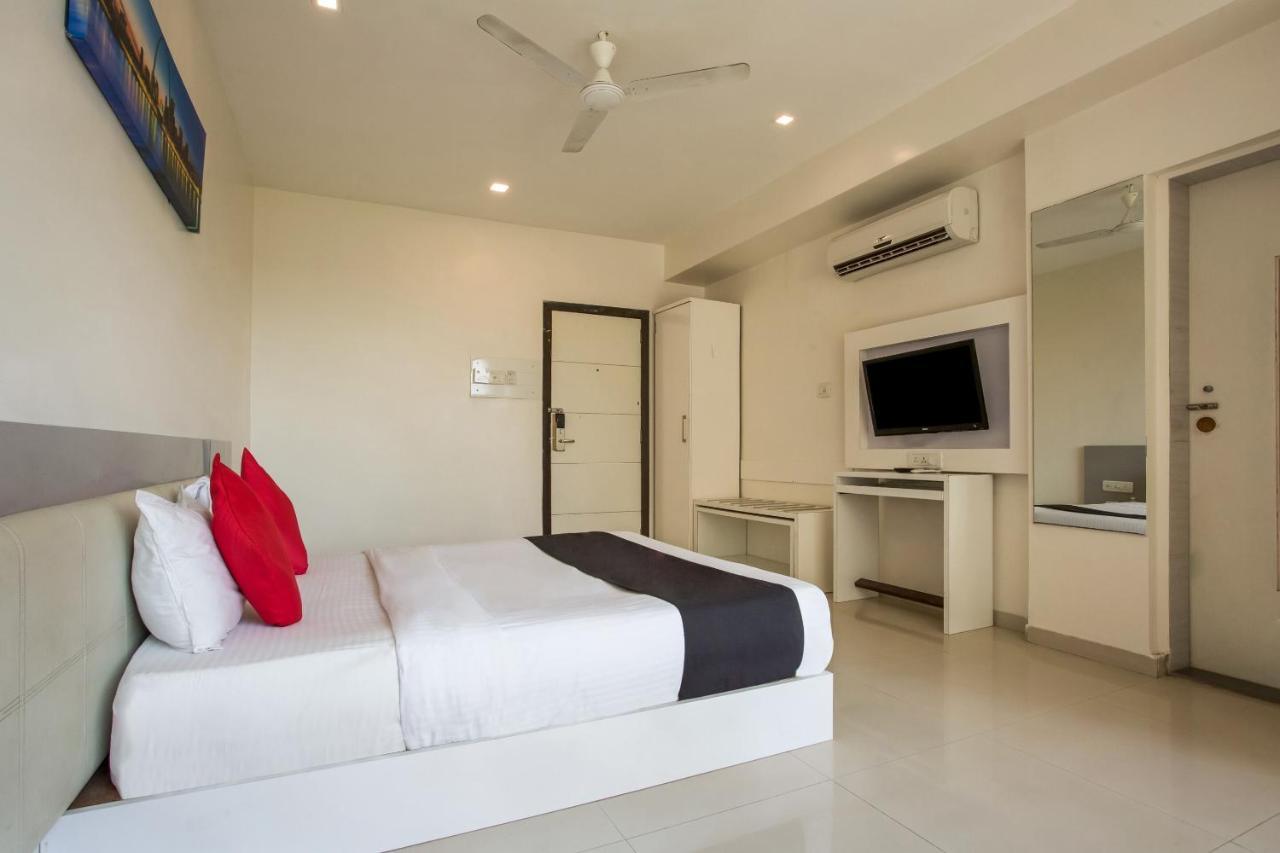 Capital O 35557 Hotel Aura Bombaim Exterior foto