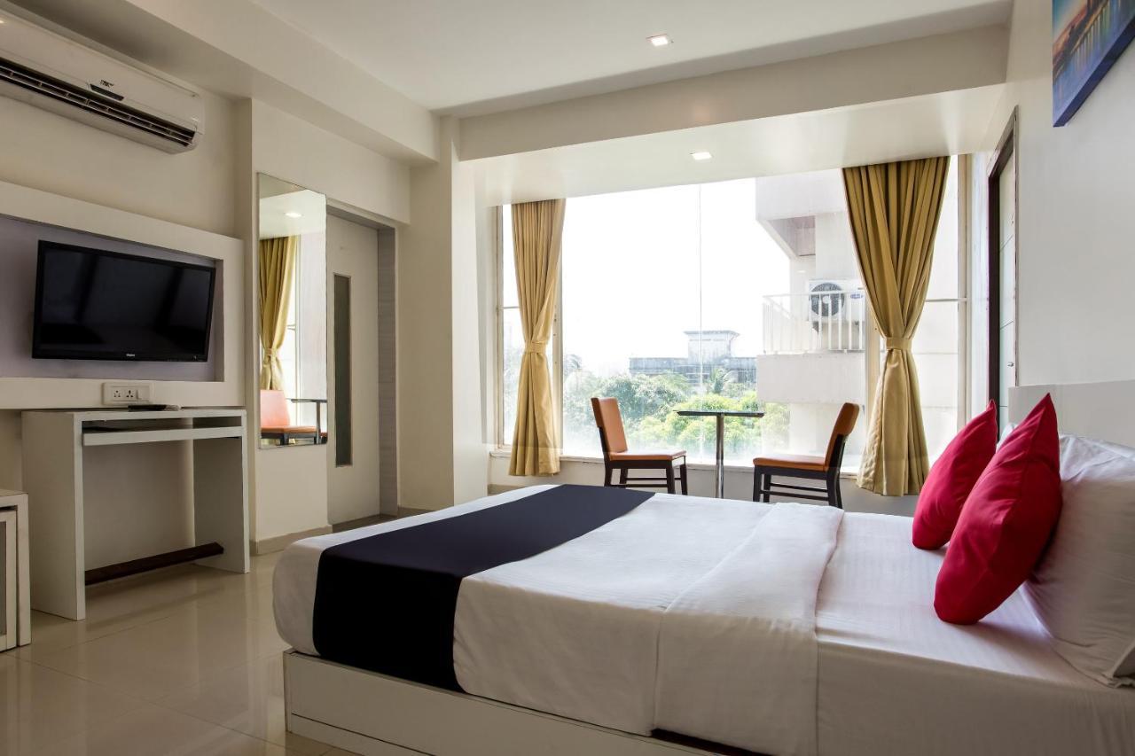 Capital O 35557 Hotel Aura Bombaim Exterior foto