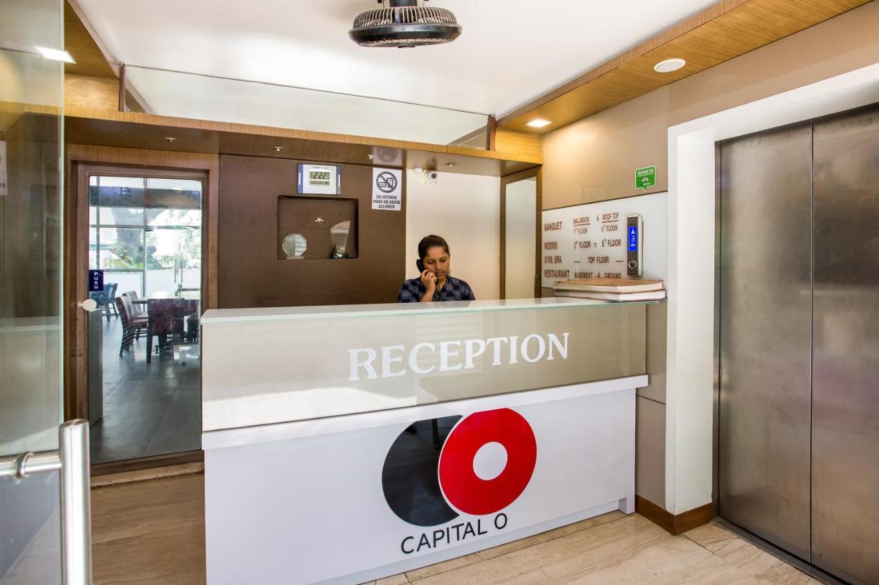 Capital O 35557 Hotel Aura Bombaim Exterior foto
