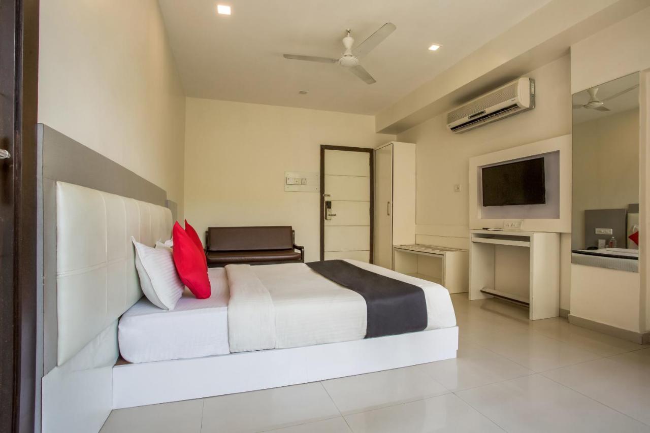 Capital O 35557 Hotel Aura Bombaim Exterior foto