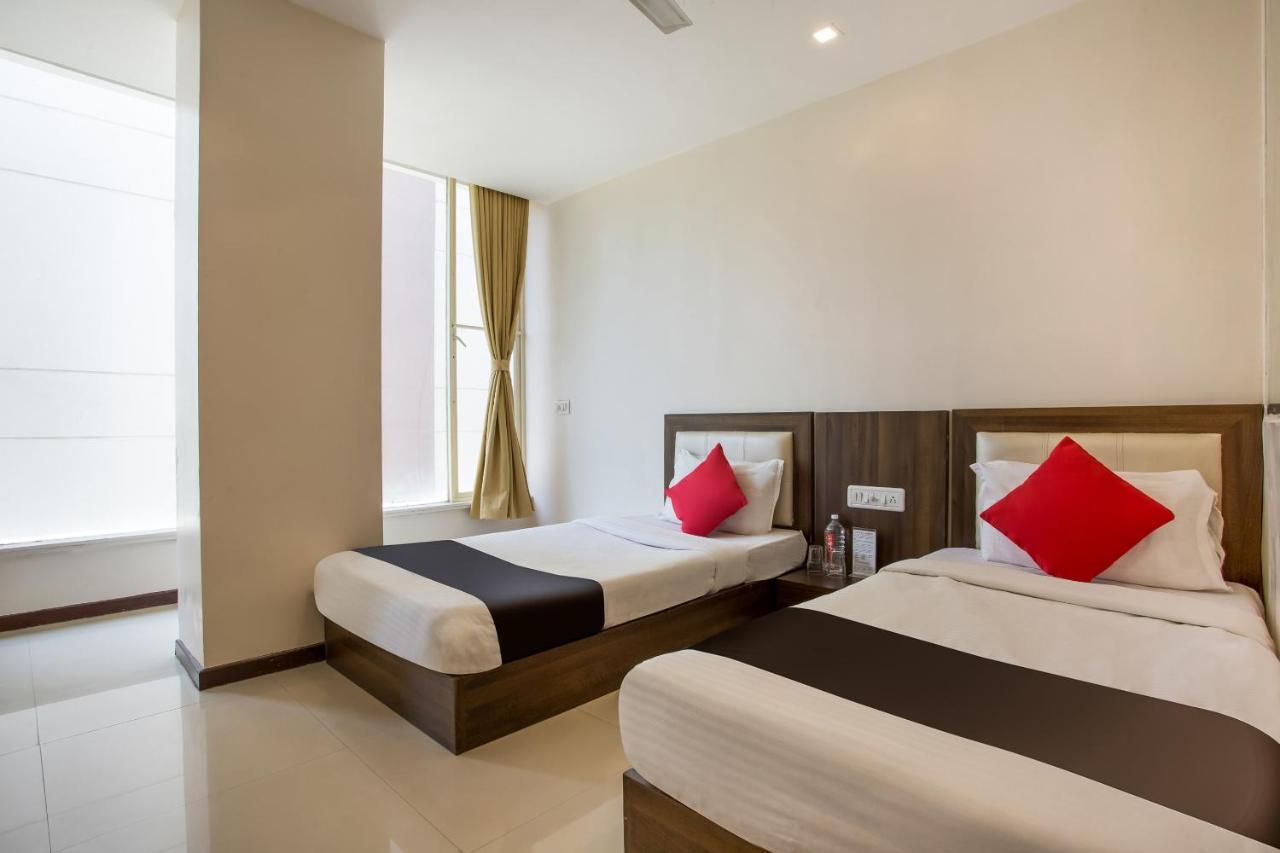 Capital O 35557 Hotel Aura Bombaim Exterior foto