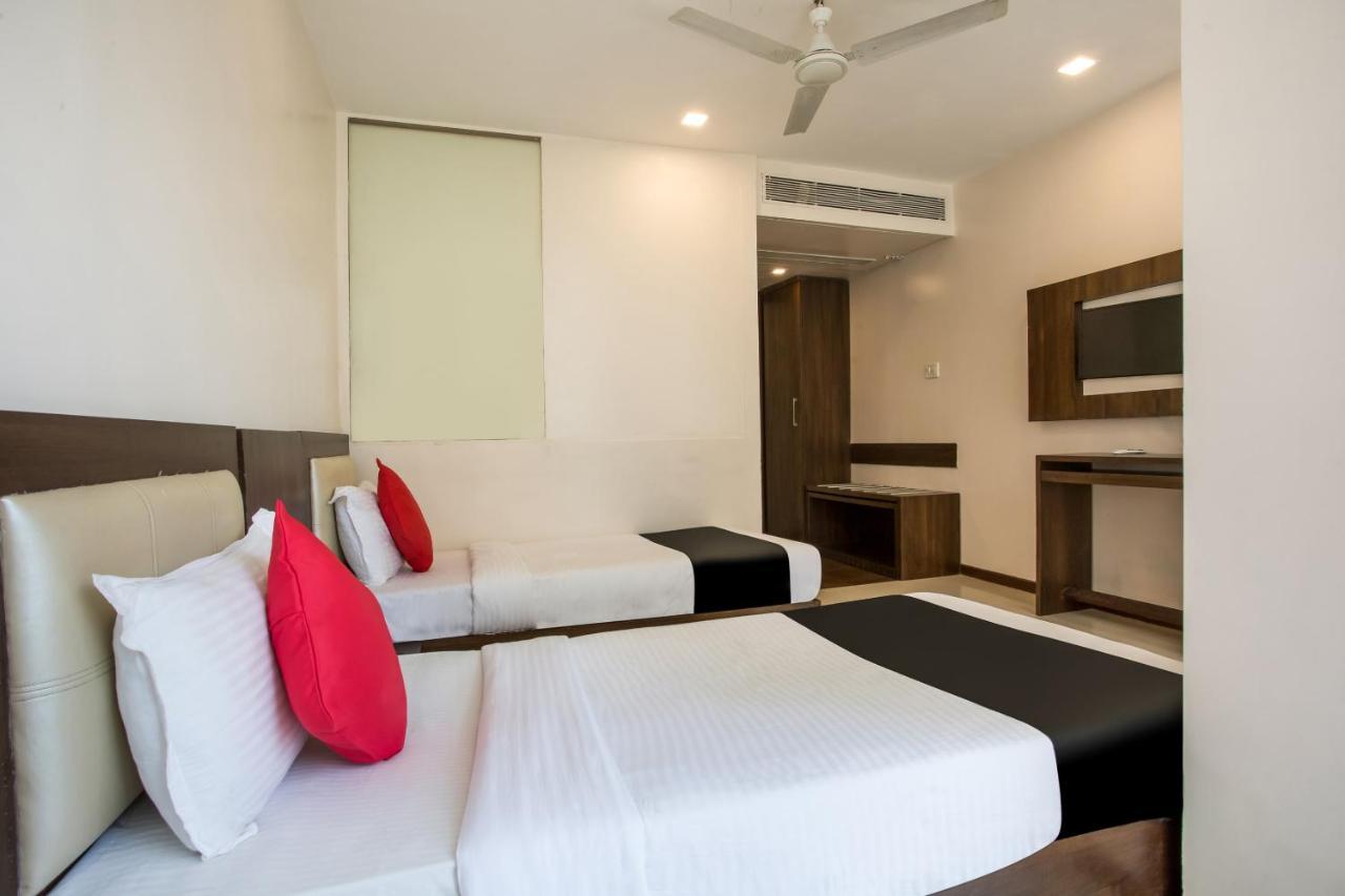 Capital O 35557 Hotel Aura Bombaim Exterior foto