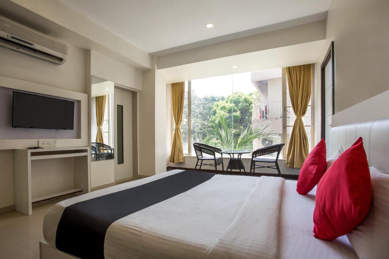Capital O 35557 Hotel Aura Bombaim Exterior foto